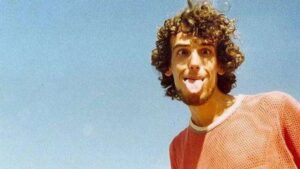 Avanza en Legislatura la plazoleta Alberto Spinetta .