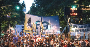 Enfermeros reclaman por su situación "indignante"