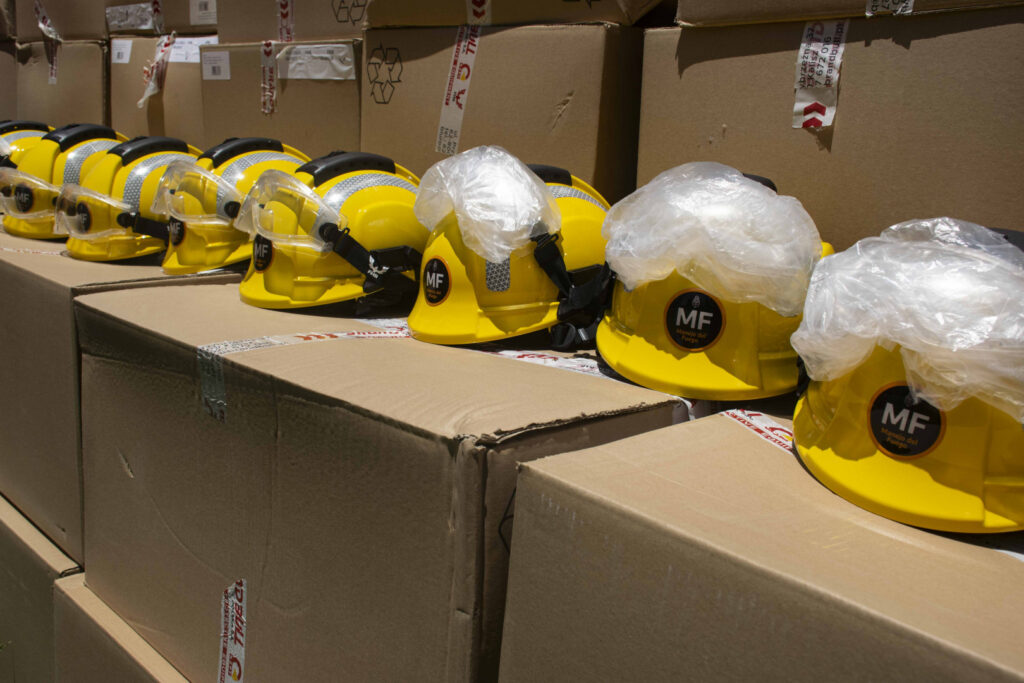 Por primera vez, Ambiente adquiere y entrega equipamiento para bomberos destinado al combate de incendios forestales