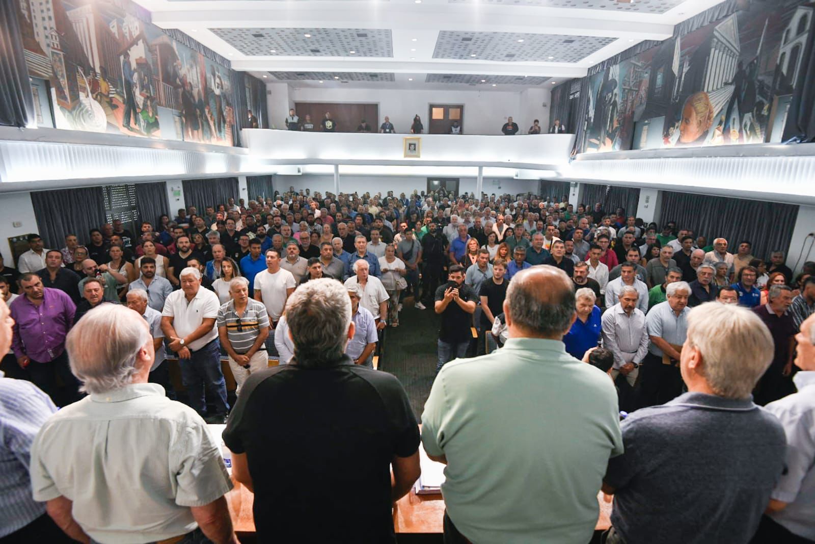 El salón Felipe Vallese de la CGT fue testigo de la reunión plenaria.