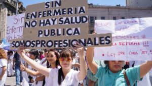 Reclamo de enfermeras.